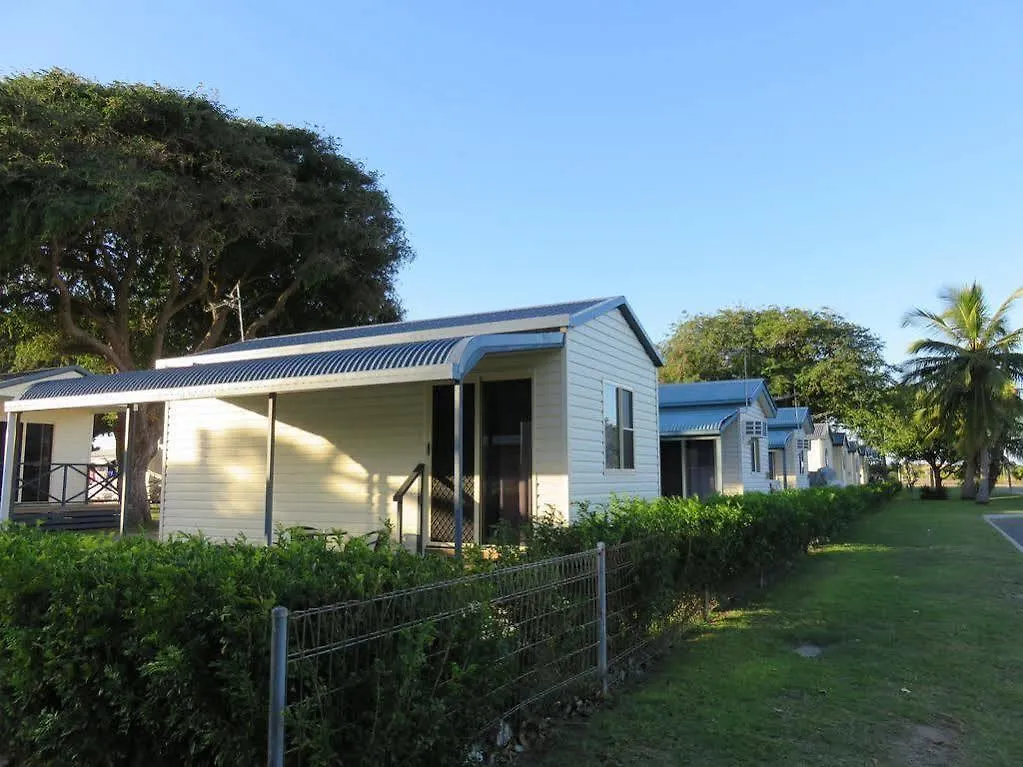 Hotel Harbour Lights Caravan Park